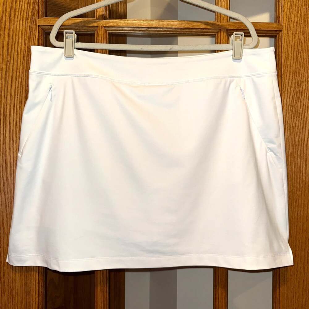 EUC TOMMY BAHAMA SZ XL AUBREY ISLAND ZONE SKORT SKIRT WHITE ATHLEISURE WEAR